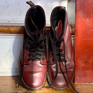 Dr. Martens Leyton’s Boot - Burgundy